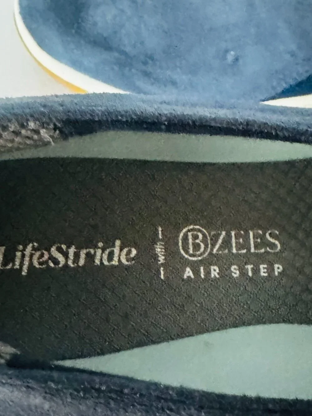 Life Stride Bzees Air Step Danni 8W Blue Suede Slip on Flats